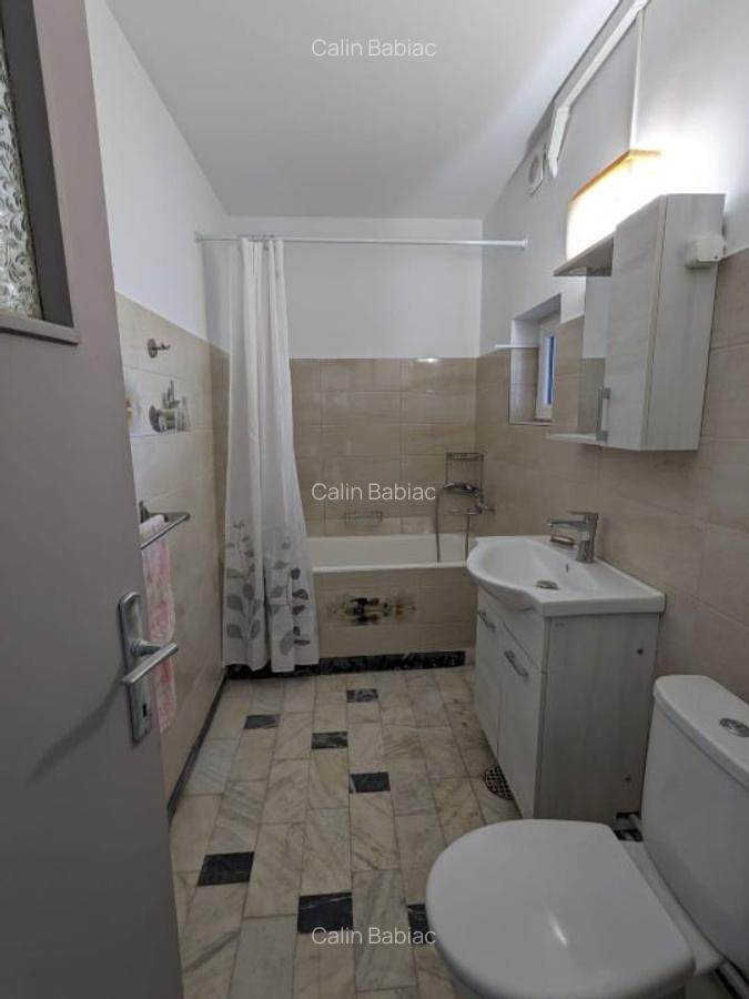 Apartament cu 3 camere semidecomandat în Central - 2