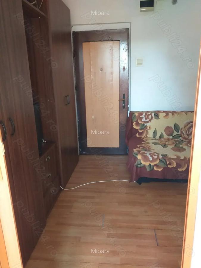 Inchiriez garsoniera cf 3 - 1