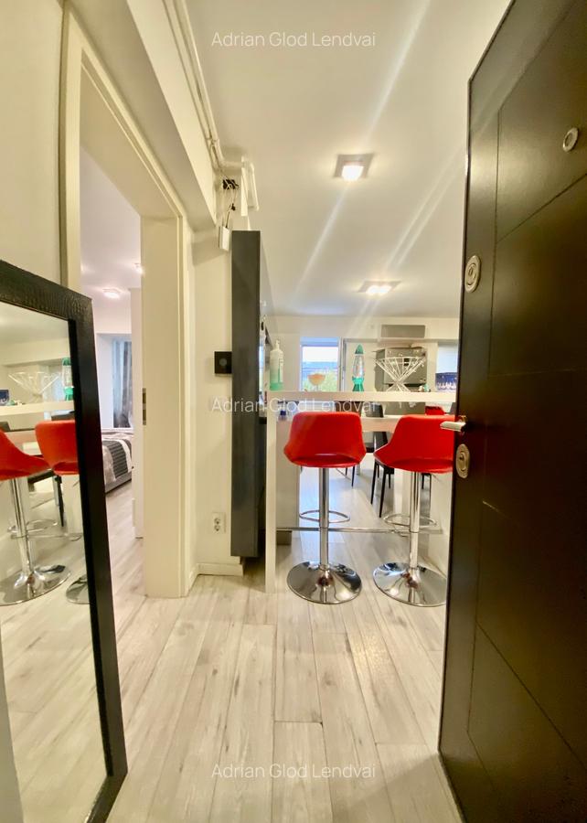 Închiriere apartament modern – 2 camere, Micro 12, Etaj 3 - 12