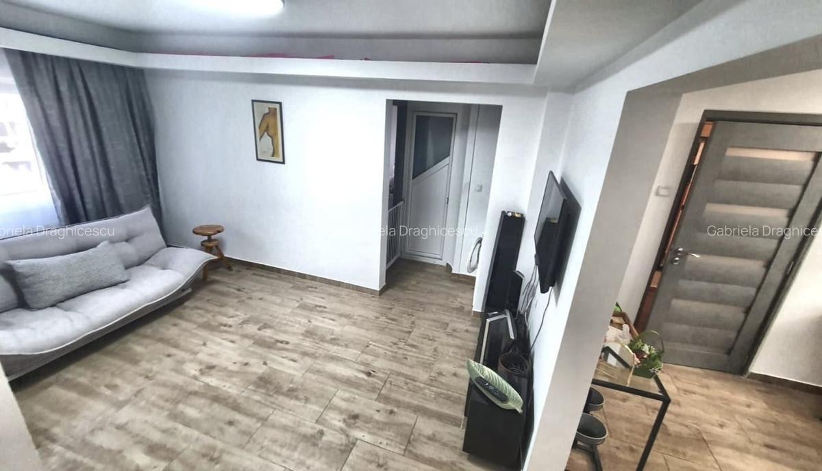 Apartament cu 4 camere decomandat în Colentina - 6