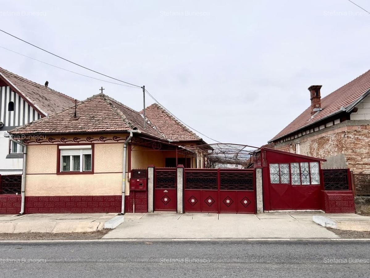 Casa individuala de vanzare | 105 mp | teren de 1400 mp - Șeica Mare - 1