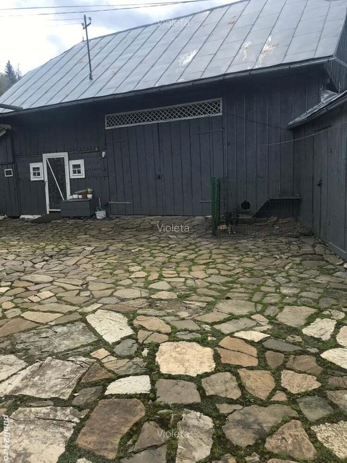 Casa,anexe si teren - 4