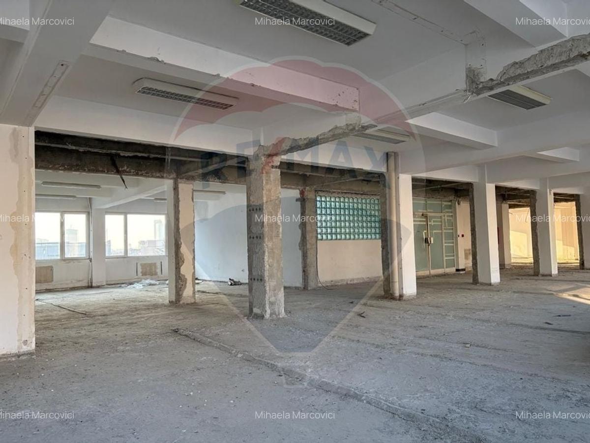 Spatiu comercial/birouri de Inchiriat - Open - Space in Perla, Doroban - 1