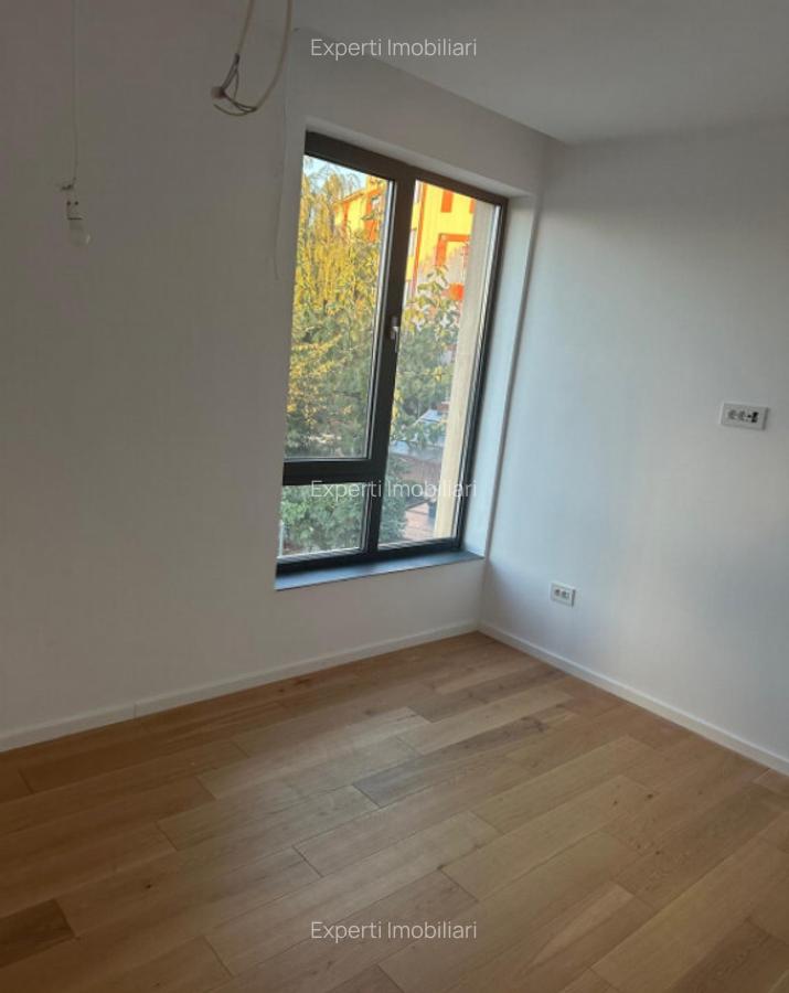 Vila deosebita de vanzare - zona Mamaia Nord pe malul laculu - 9