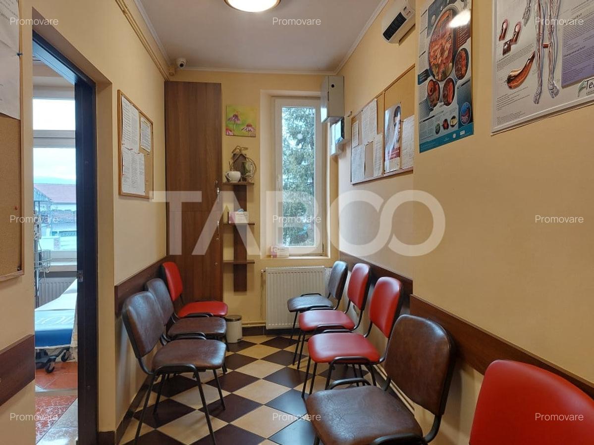 Cabinet medical de vanzare 3 camere 50 mp mobilat central Cisnadie - 3