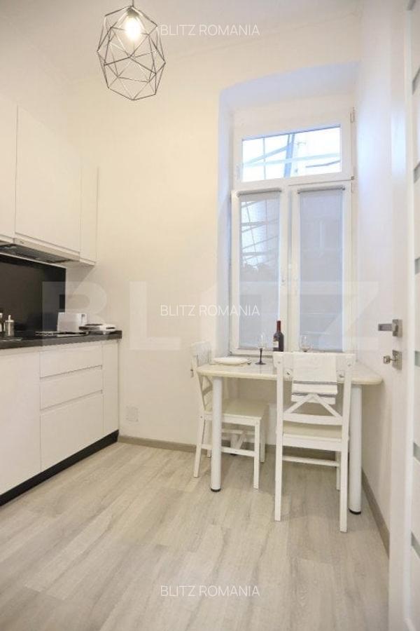 3 apartamente de vanzare, cu 5 camere, 92 mp, zona ultracentrala, Oradea - 18