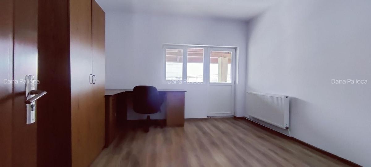 Apartament cu 5 camere decomandat în Ghiroda - 19