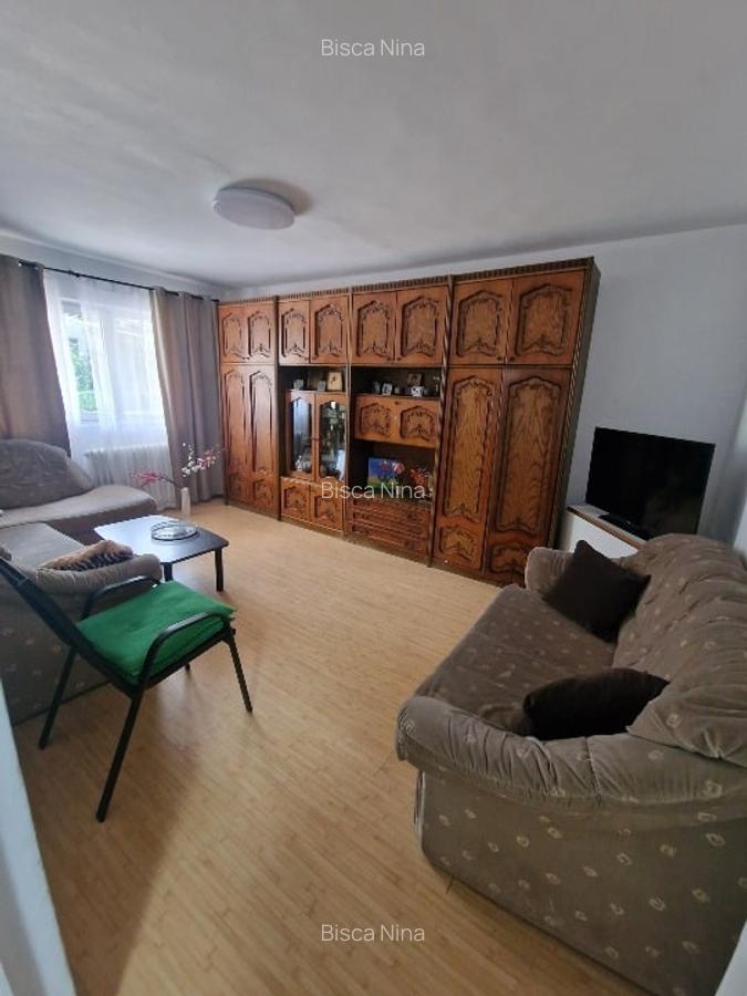 Închiriez apartament 3 camere decomandat, - 1