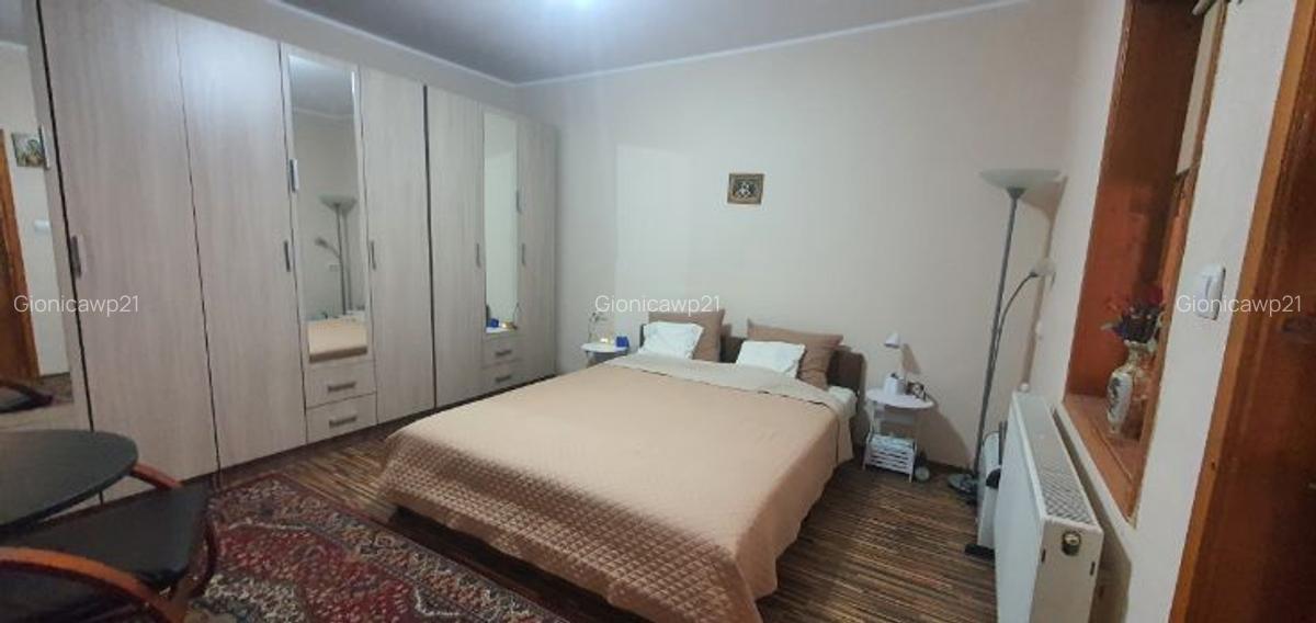 Vând casă cu mansardă - 3