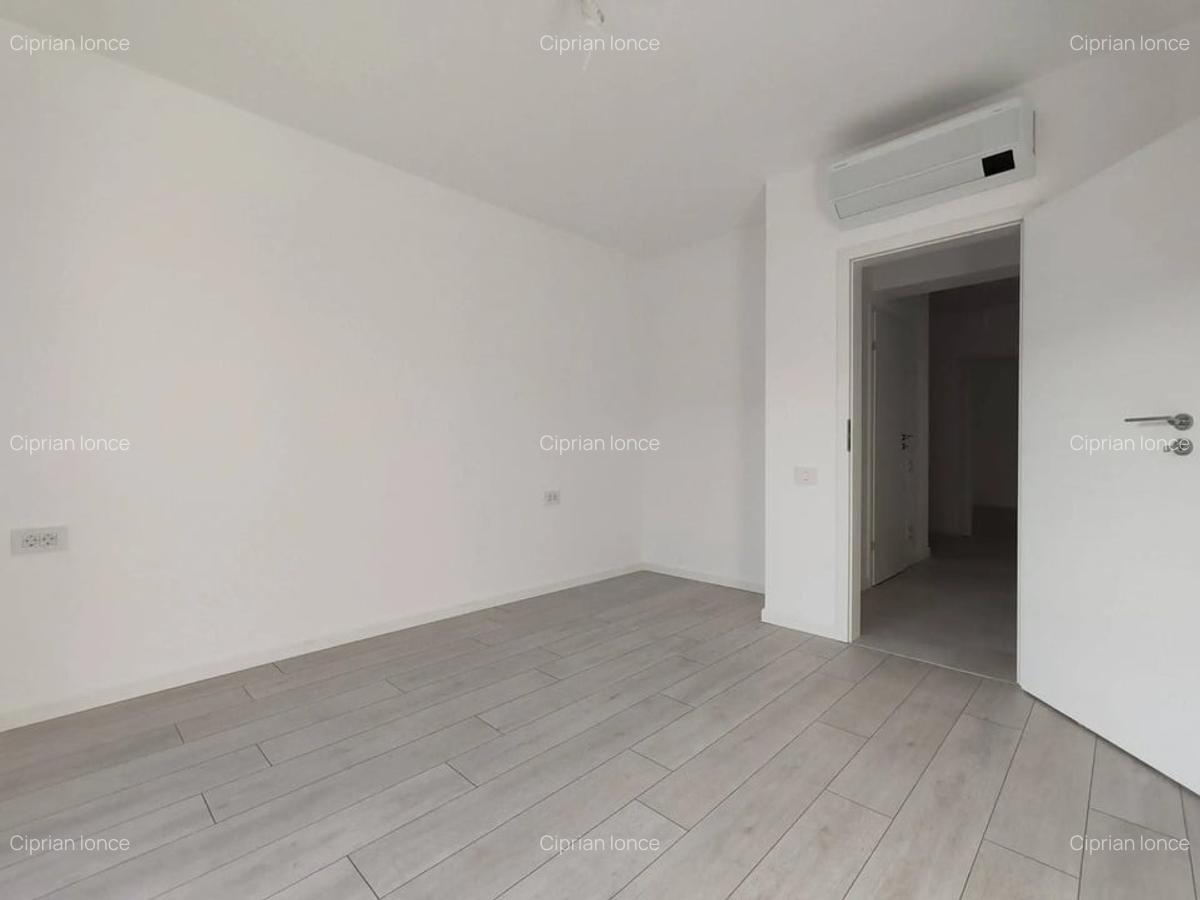 Apartament cu 3 camere decomandat în Titan - 14