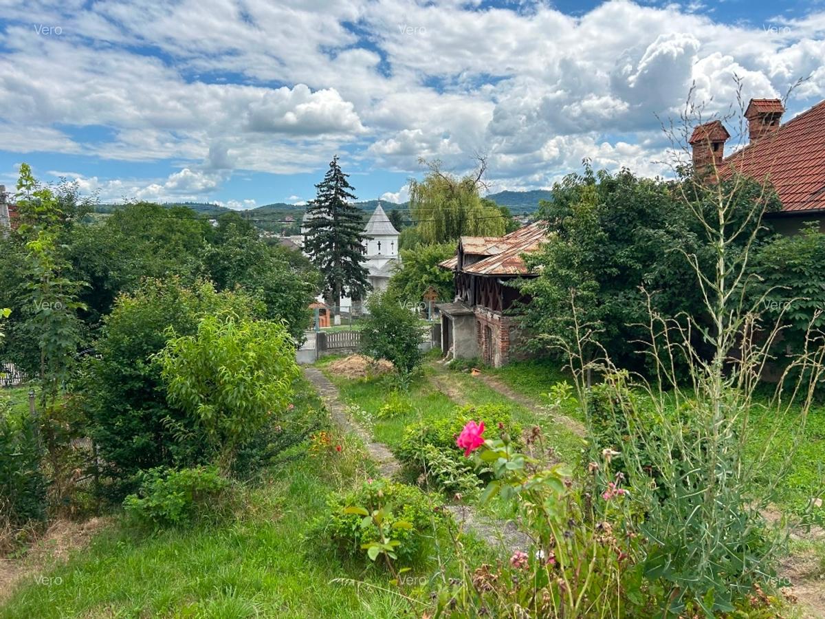 Casă 4 camere, 701 mp teren – Câmpulung, vedere superbă - 8