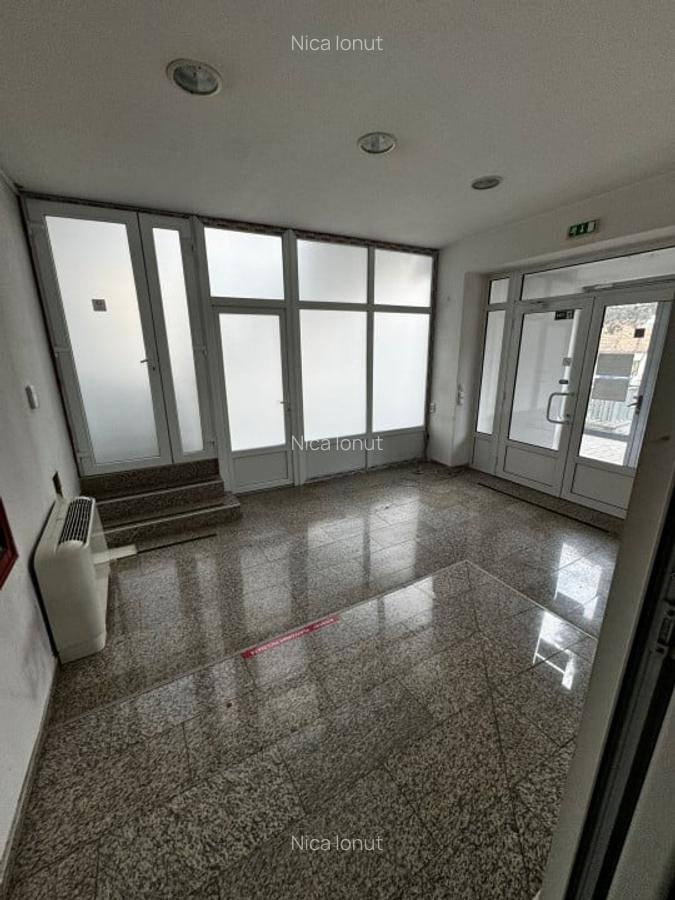 Spatiu comercial pe 2 nivele 700mp cu 20 incaperi si 10 bai pretabil clinica - 5