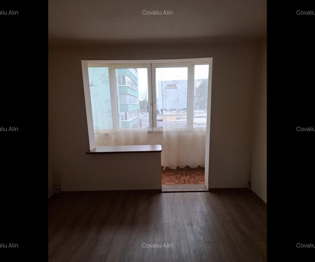 Noua, vis-a-vis DEDEMAN, apartament 4 camere decomandat, 2 bai, etaj 2/4. - 4