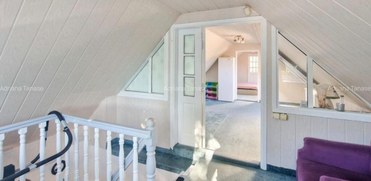 Casa cu 4 camere, terasa acoperita, curte de 700 mp, zona - 4