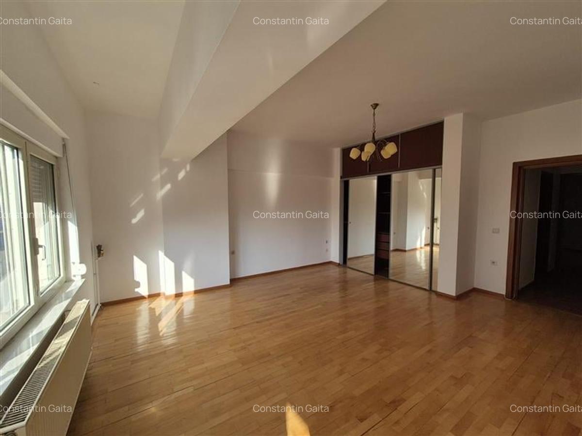 3 camere -122mp - nemobilat - Aviatorilor - Clucerului - 1