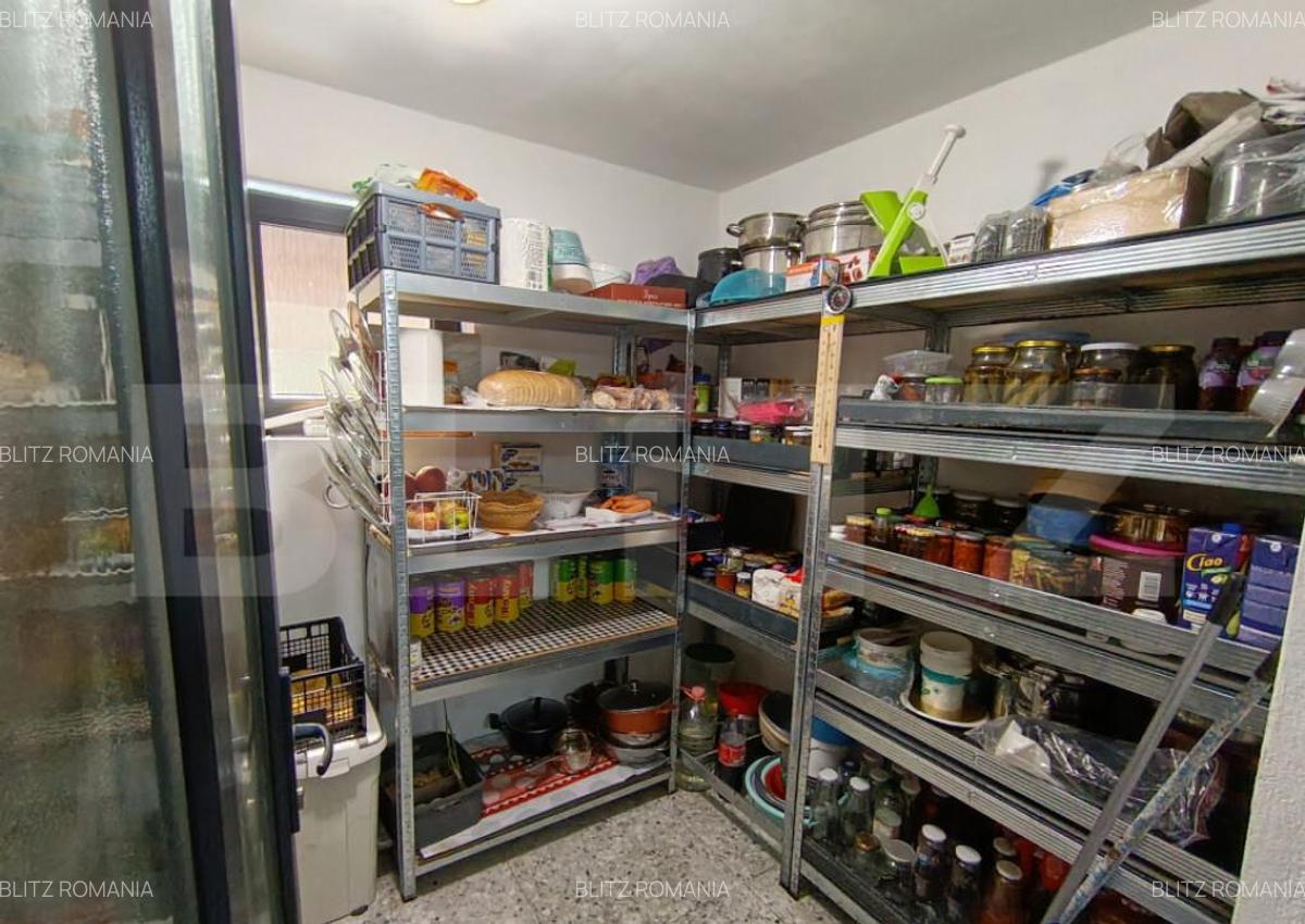 Casa cu 4 camere mobilata ?i utilata in suprafa?a de 237 - 6