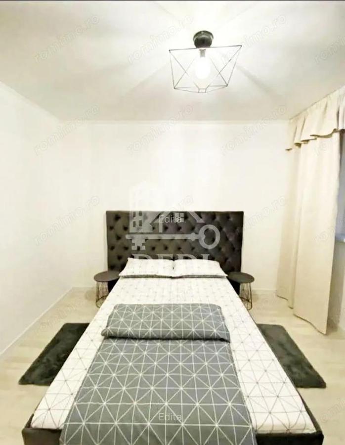 Apartament de vanzare cu 3 camere in zona Rogerius, Oradea - 2