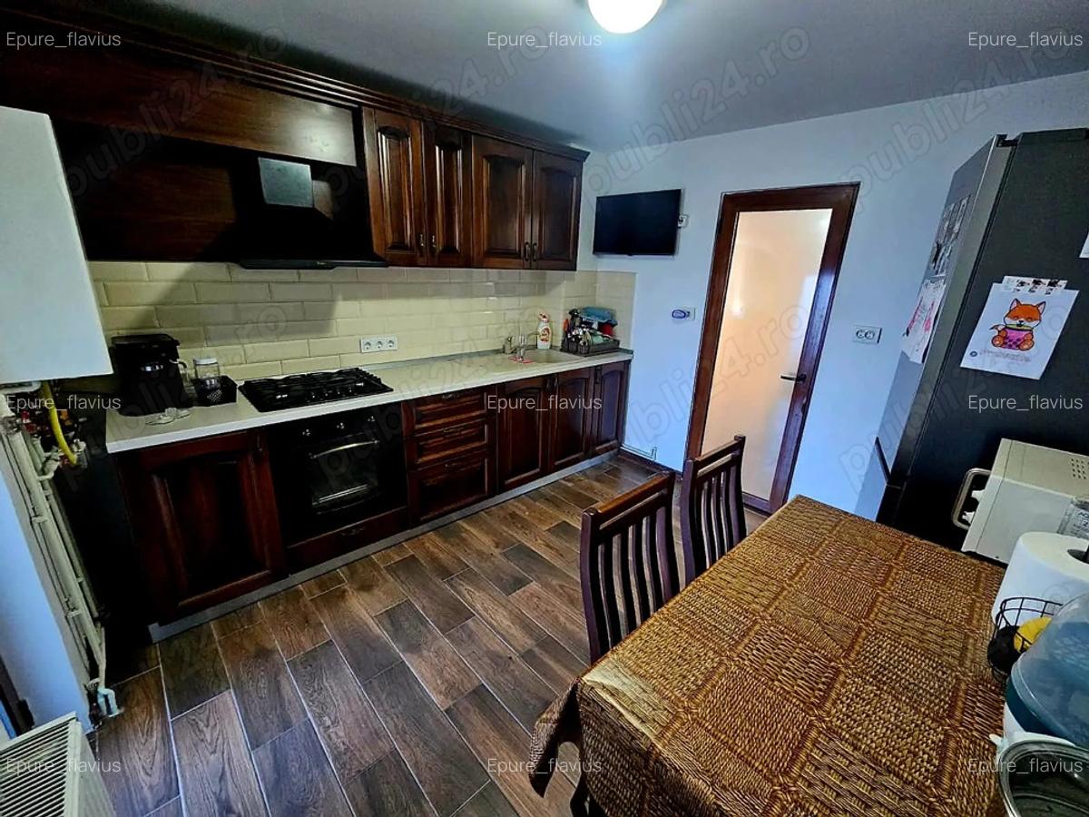 Apartament cu 3 camere de vanzare in Curtea de Arges ( 74,82 m ) - 1