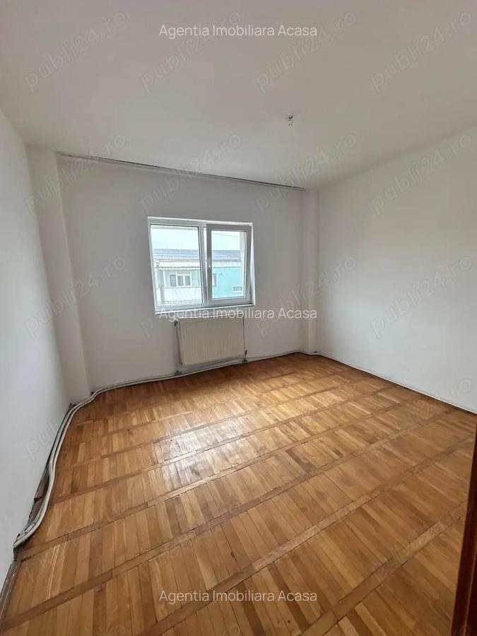 De vanzare 3 camere zona BL Roman Musat , etaj intermediar, 2 bai, boxa , 67000 euro - 6