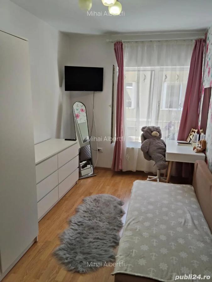 Proprietar vind apartament 3 dormitoare living bucatarie - 4