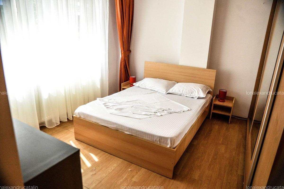 Statiunea Mamaia(Butoaie)- 3 camere decomandate, etaj parter cu balcon - 5