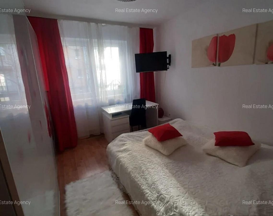 3 camere in zona Soarelui - 2