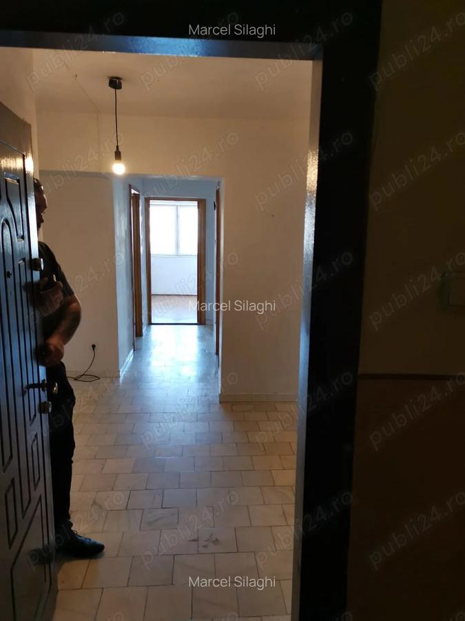 De vanzare apartament 3 camere decomandat, B-dul Dacia, Oradea - 3