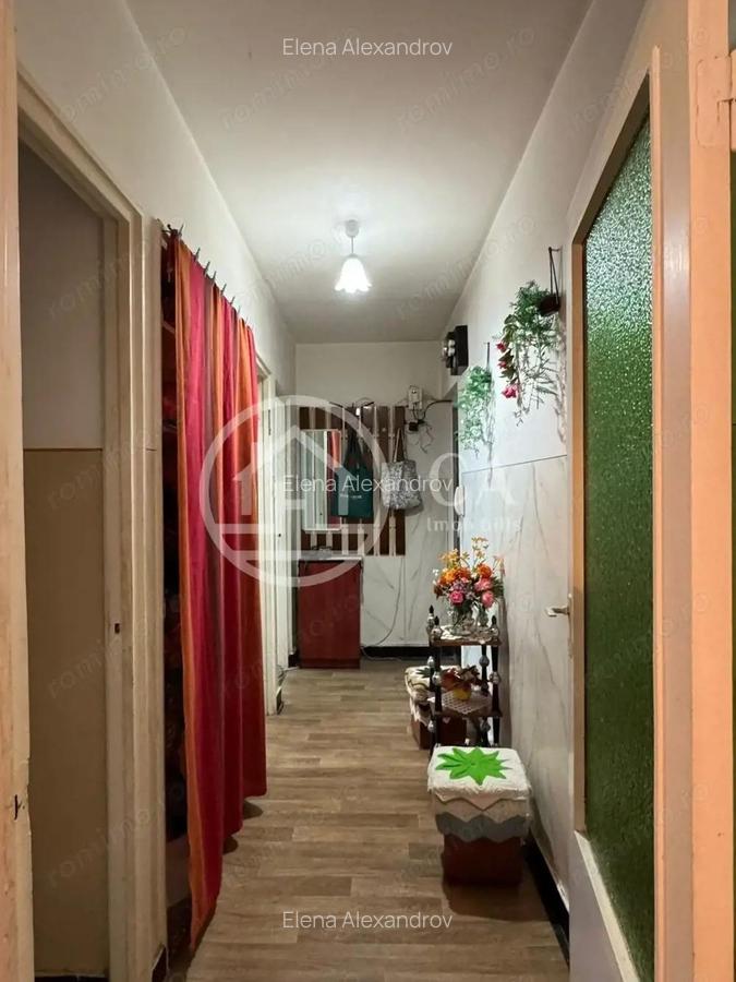 Apartament cu 3 camere de vanzare Str. Seleusului Zona Velenta,Oradea - 9