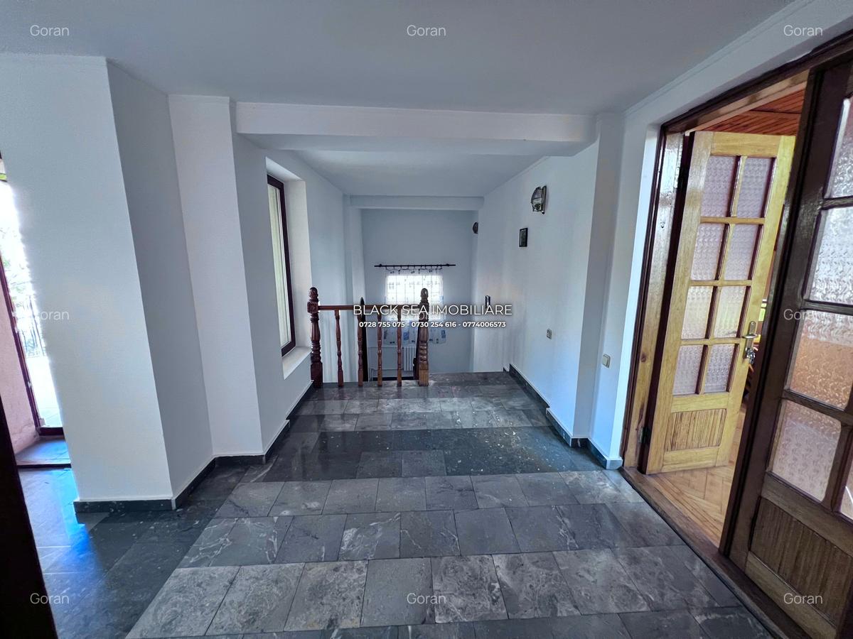Casă cu 7 camere în Central - 10