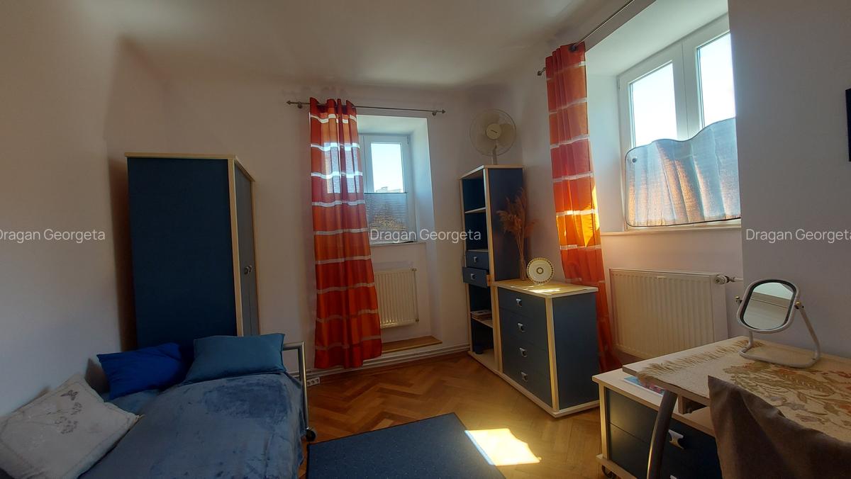 UNIRII-CURTEA DE APEL vanzare  5 camere - 29