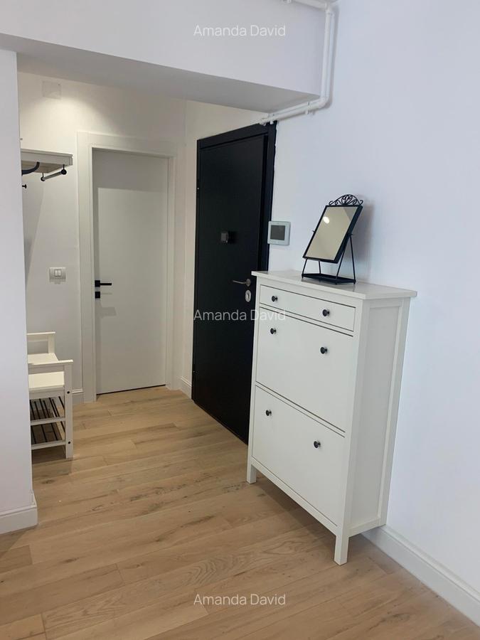 Apartament cu 3 camere semidecomandat în P-ța Victoriei - 12