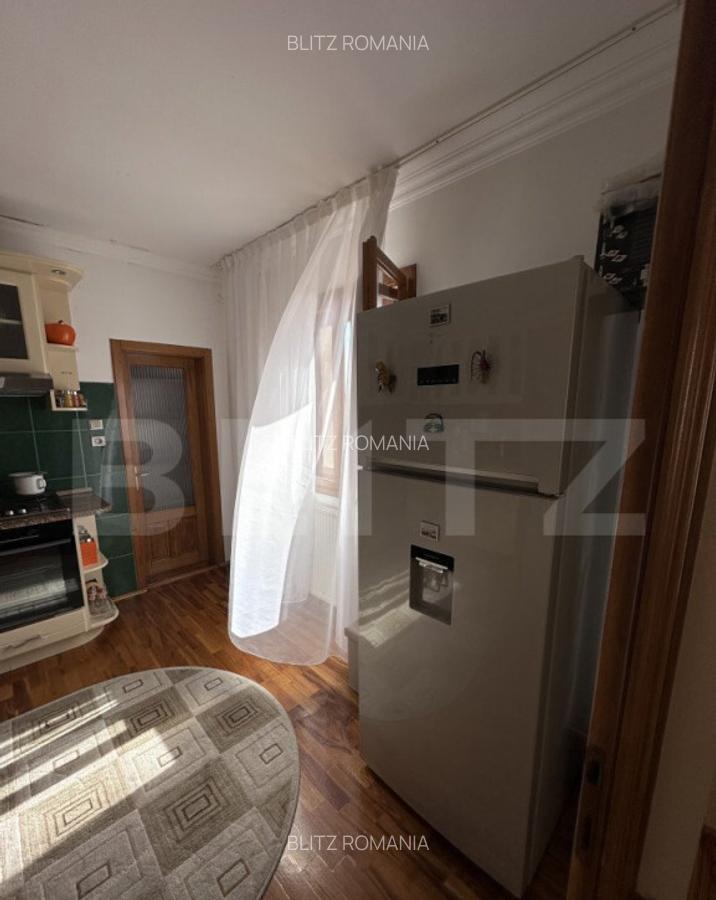 Casa spa?ioasa, 11 camere, 600 mp, teren 1450 mp, zona Li - 17