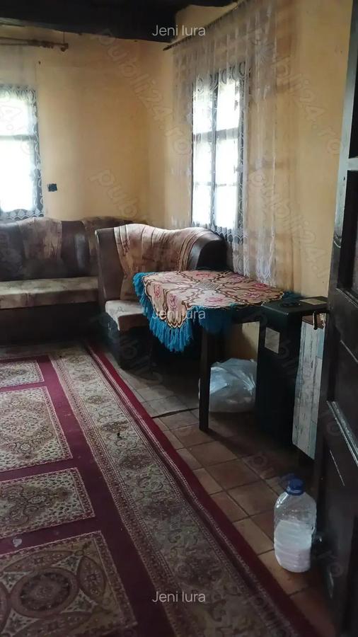 In localitatea Miresu Mare, casa cu 10 ari teren, la drum asfaltat - 2