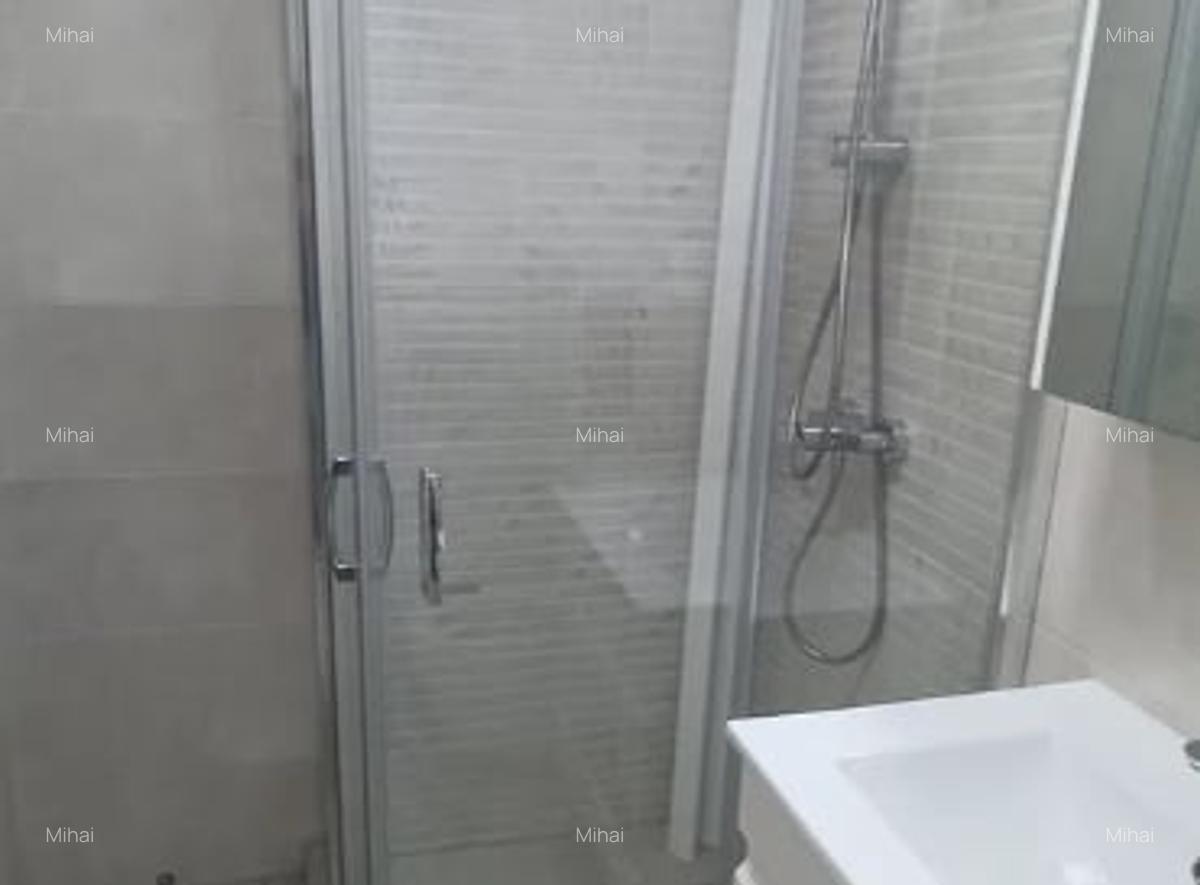 Calarasilor metrou P-ta Muncii, bl.MIXT 1992, etajul 3/8,renovata,balcon . - 5