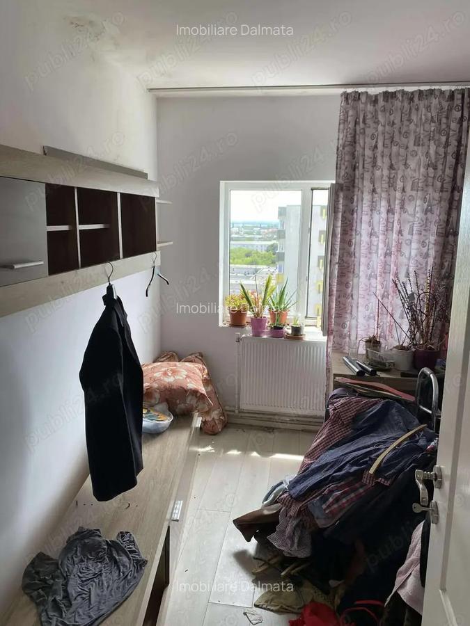 Apartament 4 camere , decomandat , etaj 10 10 , Strada Careiului , 76.000 euro usor negociabil ! - 2
