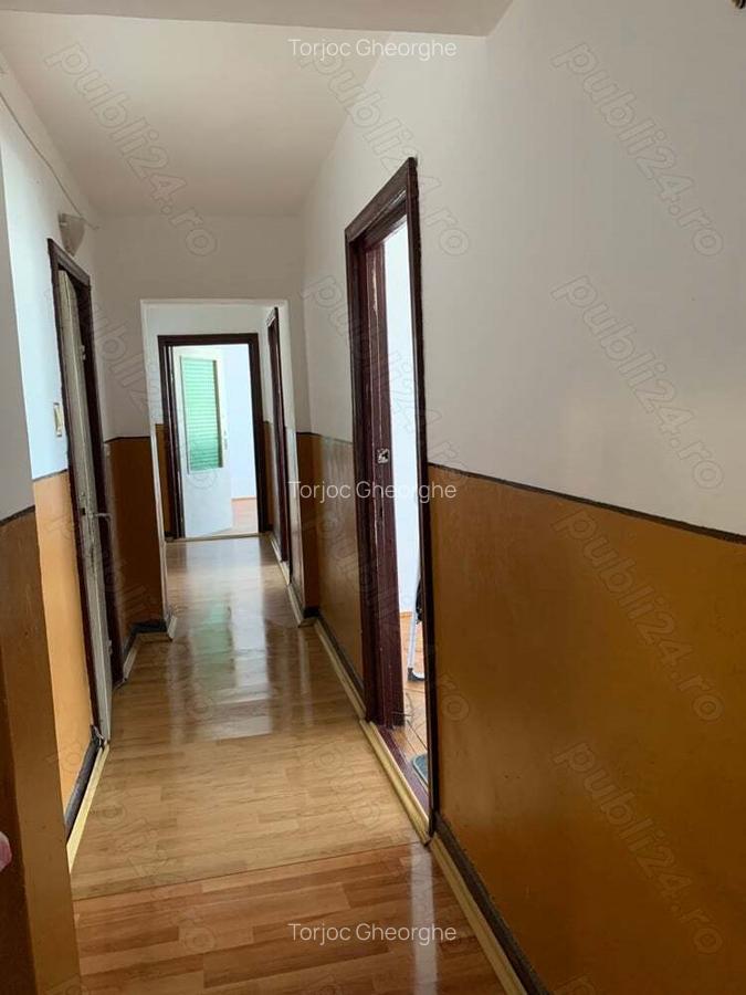 Persoana fizica: Apartament 3 camere ?i terasa - 113 mp total Rogerius, Oradea - 2