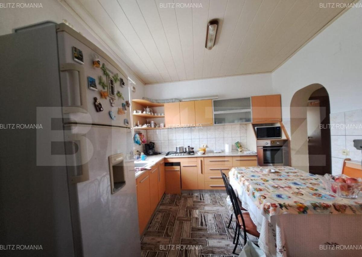 Casa cu 7 camere, 400 mp, 1500 mp de teren, Breazu - 12