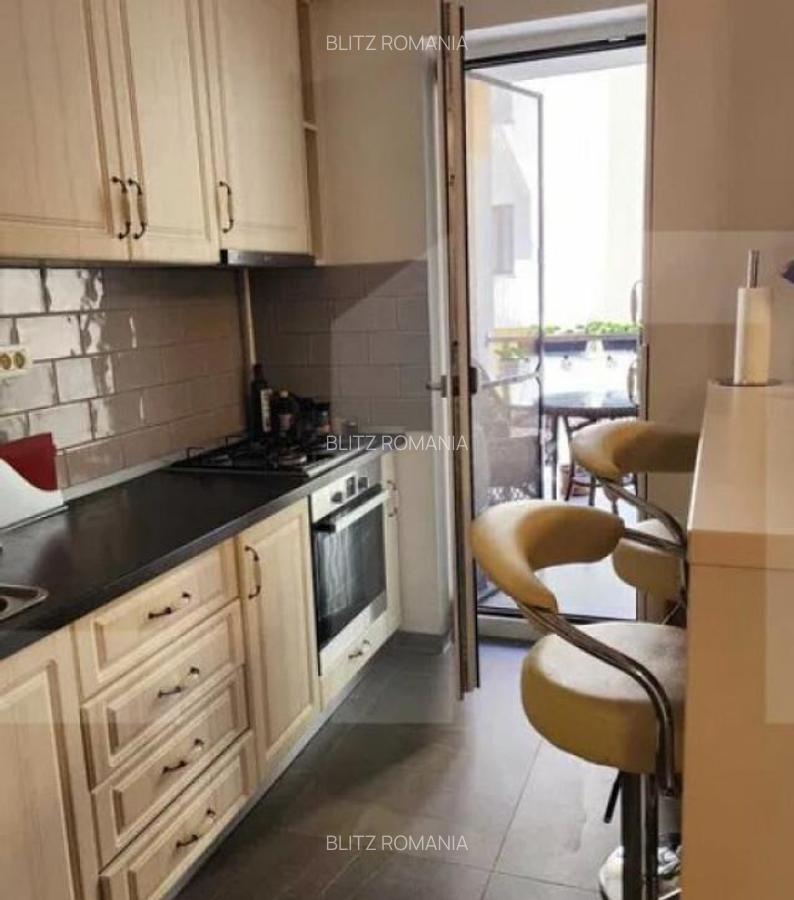Apartament de vanzare, cu 3 camere, zona Calea Aradului, bl - 2