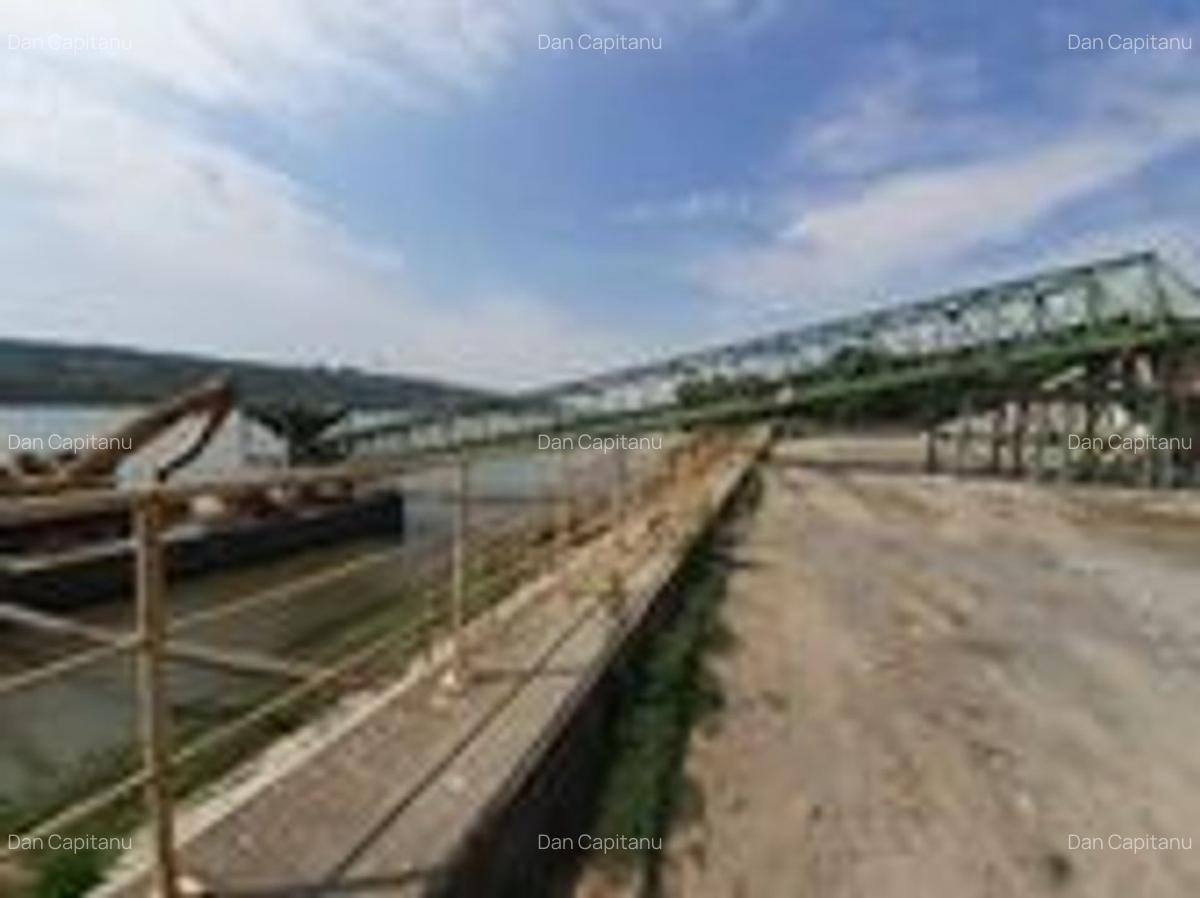 Oltenita - teren pe malul Dunarii cu chei betonat si ponton pt barje - 2 Oltenita - teren pe malul Dunarii cu chei betonat si ponton pt barje - 2