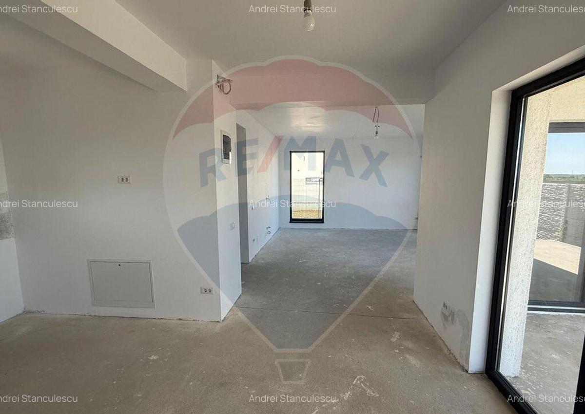 VANZARE Vila cu 4 camere in Pantelimon - 18