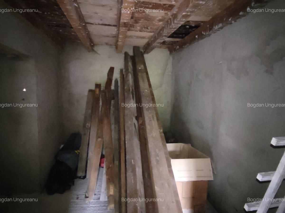 Sinaia / Peles - Vila D + P + M - 10 Camere - 260 mp utili - 700 mp teren - 35
