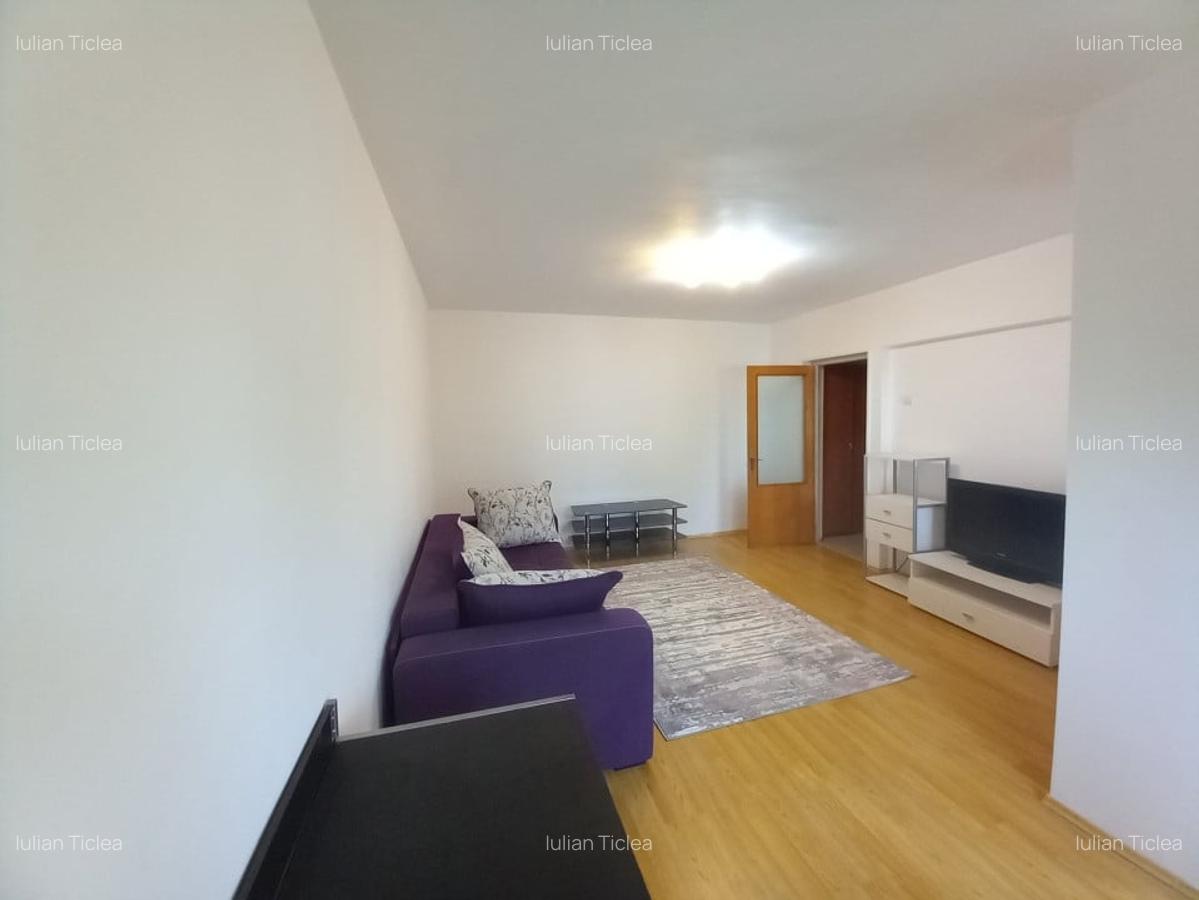 Garsoniera decomandata in bloc mixt , etaj 3, libera , Matei Basarab -central - 13