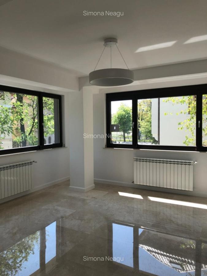 VILĂ MODERNĂ CU 8 CAMERE | ZONA DOROBANȚI - TVR | 300 MP UTILI | CURTE PRIVATĂ - 17