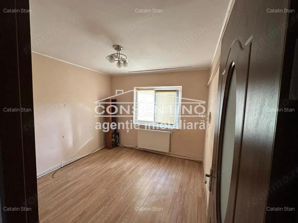 Se vinde imobil cu 2 camere in cart. Brosteni , liber, etaj 3 - 3