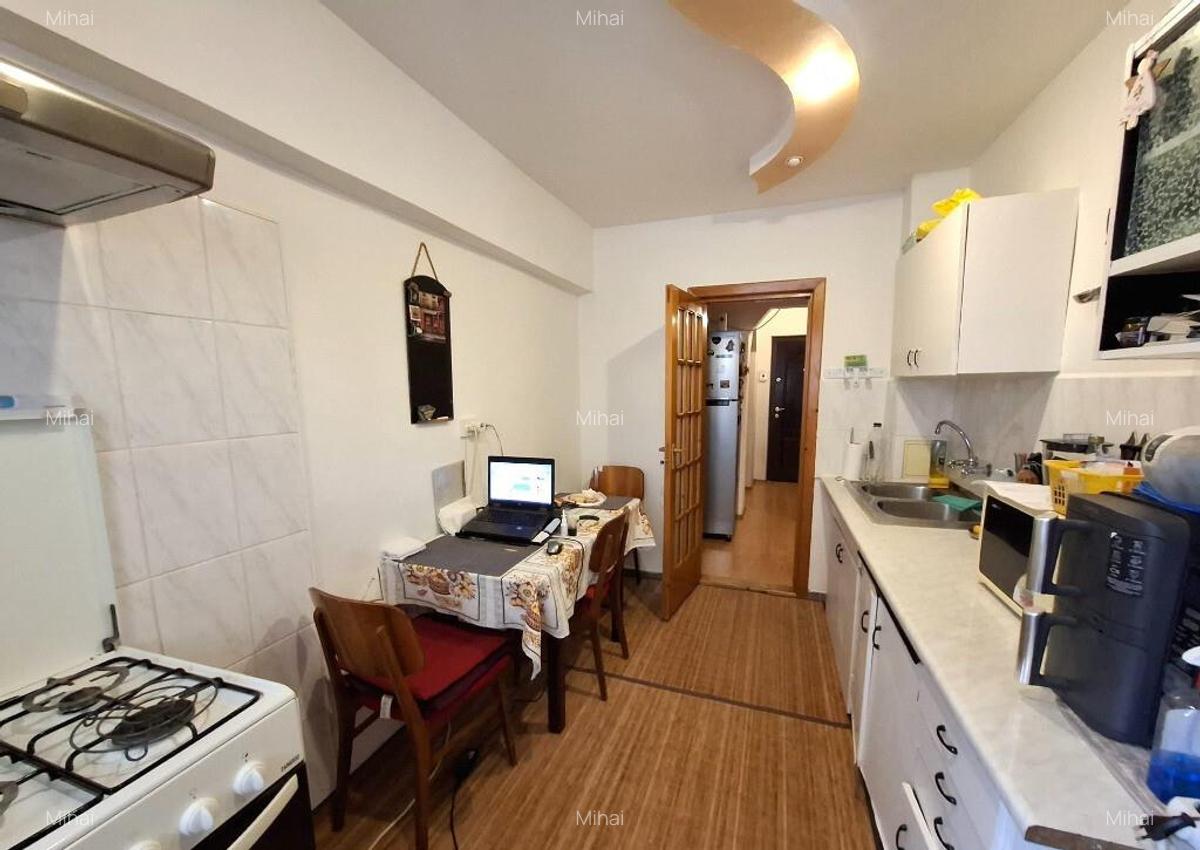 De vanzare Apartament 3 camere, central, Foc?ani Etaj 1 - 6