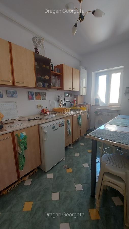 UNIRII-CURTEA DE APEL vanzare  5 camere - 21