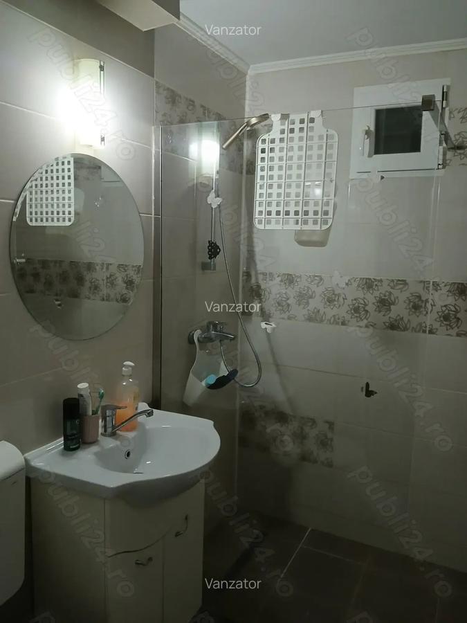 Vand apartament 4 camere,et 1din 4,micro 4,situat langa Parcul Siderurgistului. - 2