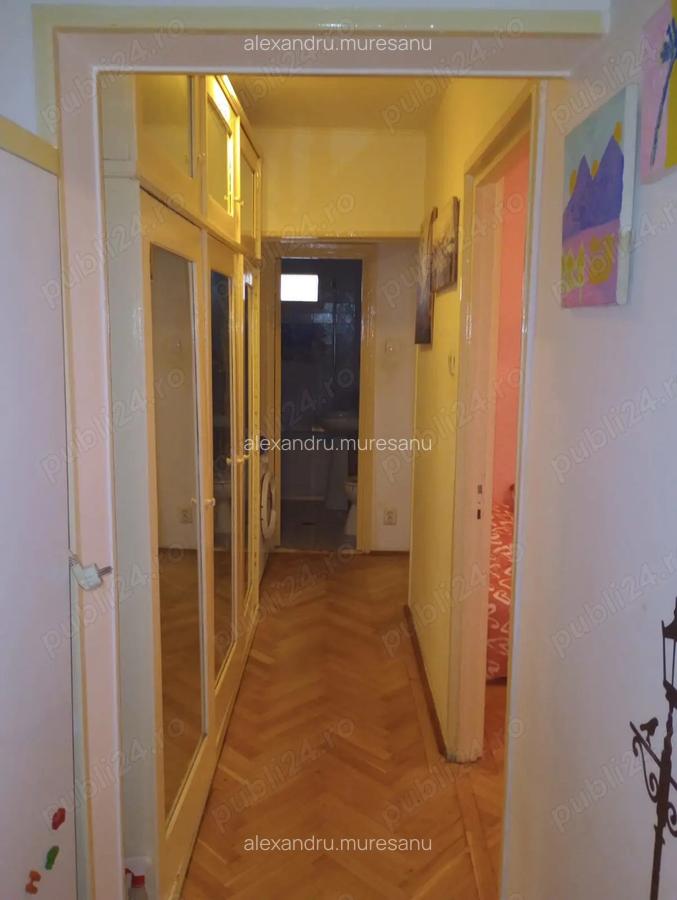 Inchiriez apartament 3 camere in Drumul Taberei - la 5 min. de metrou - 1 Inchiriez apartament 3 camere in Drumul Taberei - la 5 min. de metrou - 1