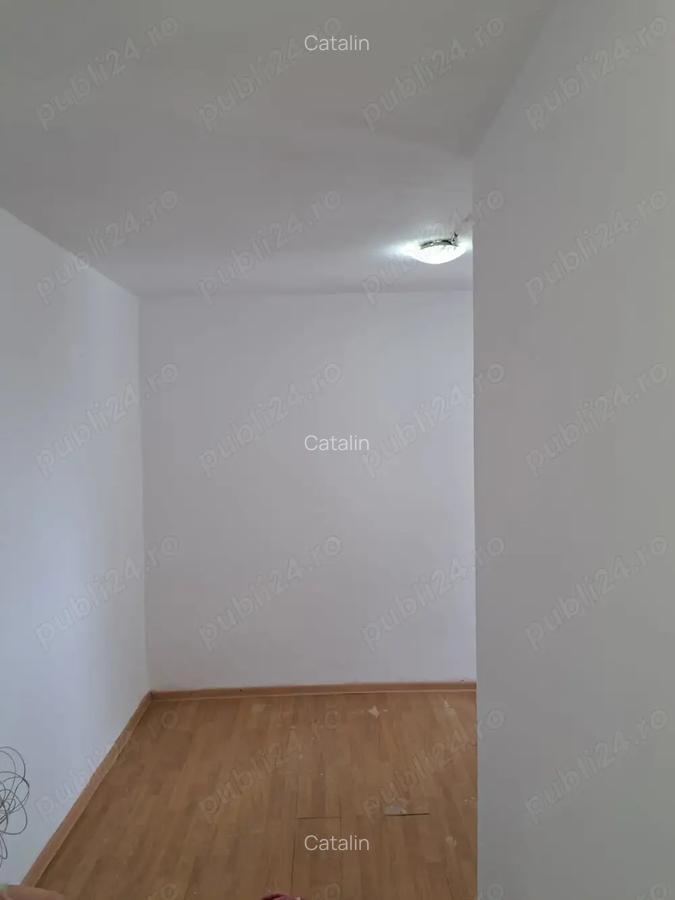 Proprietar vand garsoniera zona Tesatura Jumbo - 1