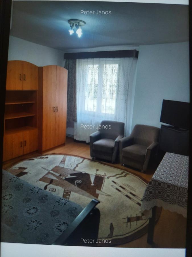 De inchiriat garsoniera pe str GLORIEI - 7 De inchiriat garsoniera pe str GLORIEI - 7